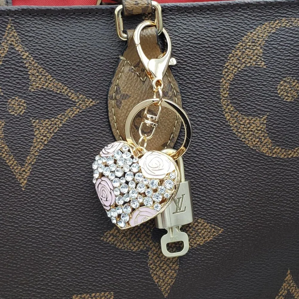 LV Gold Padlock & Key 🔒 Authentic Louis Vuitton Bag Unbranded Heart Charm